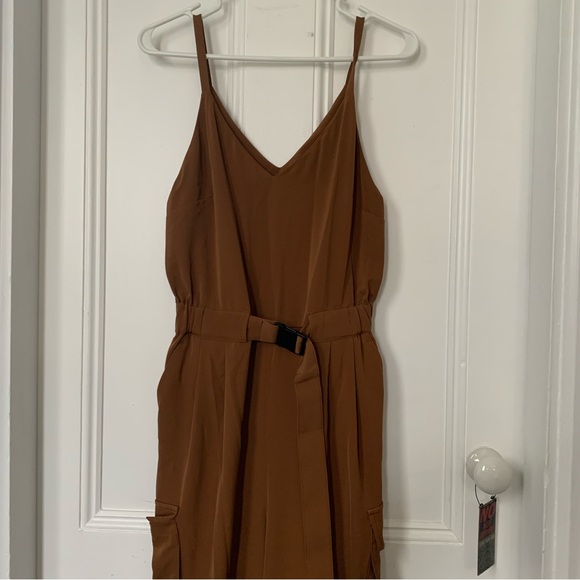 2 for $20⭐️ Urban Revivo Romper - Picture 1 of 7